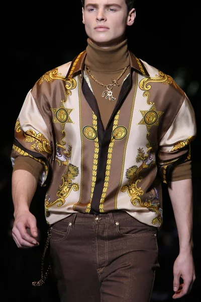 Look 54